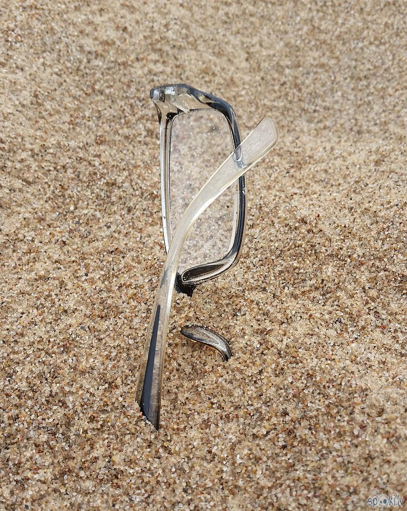 Brilles sadīguscaronas Autors: pyrathe Ar metāla detektoru pa pludmali 2017 (septembris)