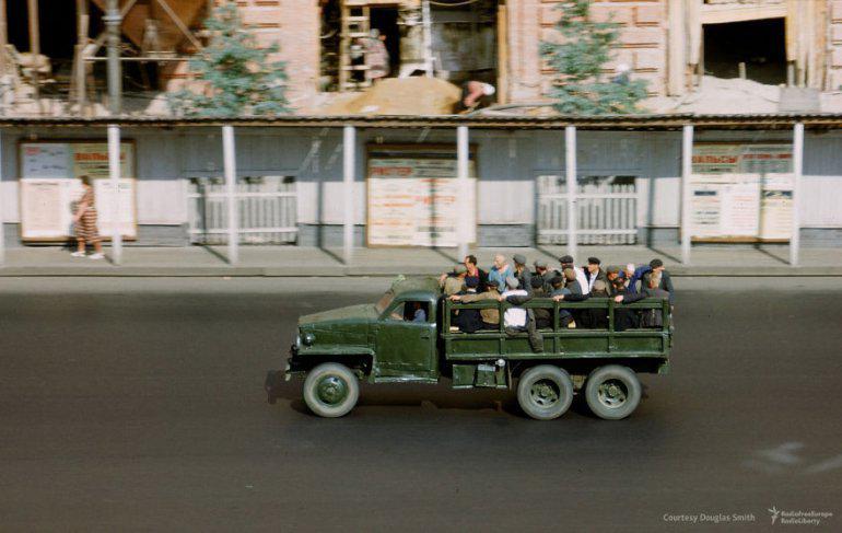 Automascaronīna brauc garām... Autors: 100 A Reti redzēti kadri no Staļina ēras, kurus uzņēmis ASV spiegs!