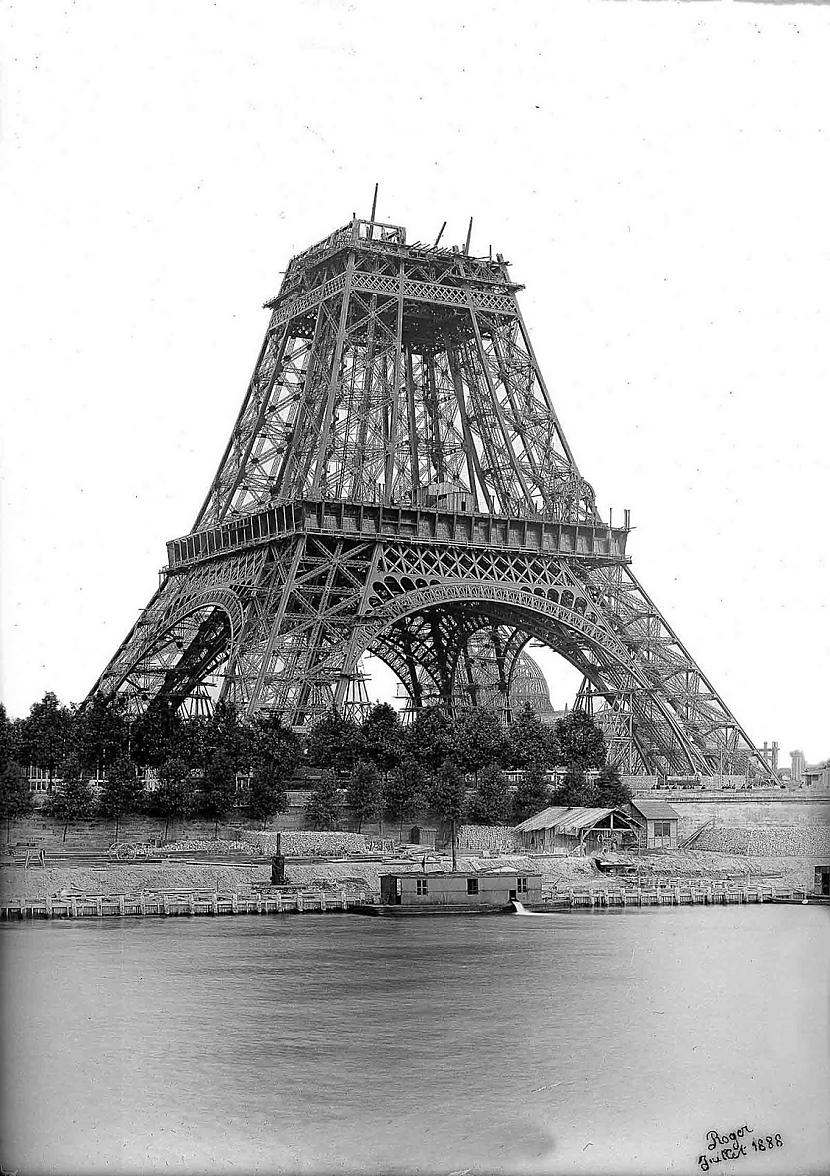  Autors: Mao Meow Skaties, kā Parīzē būvēja Eifeļa torni!