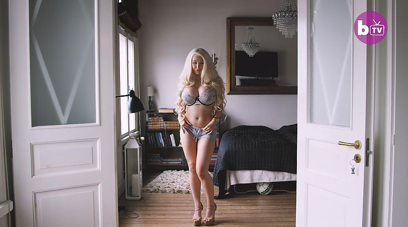 FOTO Kadrs no video Autors: matilde 21 gadu vecā somiete riskēja ar savu dzīvību, lai iegūtu MILZĪGAS krūtis