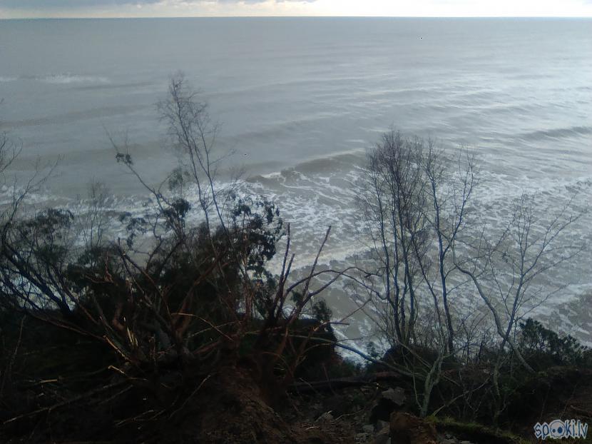 Jūra ir tuvu klāt krastam Autors: Baibiņa2002 Labraga kāpas par pāris metriem nost!