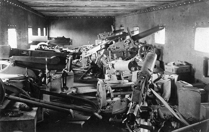Bruņota tanka interjers... Autors: Lestets 1. pasaules kara ieroči un tehnoloģijas | 1. daļa