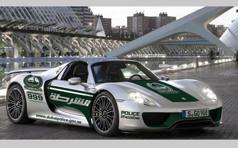 Porsche 918 Spyder DubaijaTad... Autors: Charged 40 Interesantākie policijas auto pasaulē.