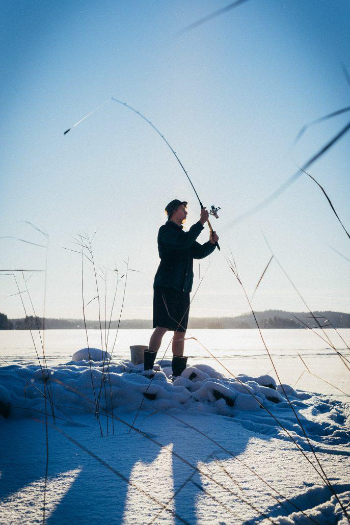 Kādos konkursos tu esi... Autors: Lestets Jauns fotogrāfs rada vasarīgas ainavas Somijas stindzinošajā ziemā