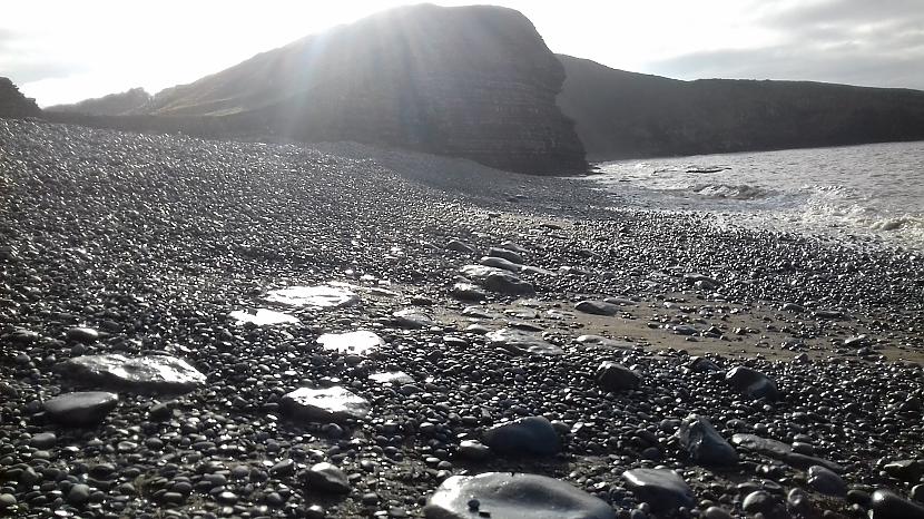 Scaroneit var atrast fosīlijas... Autors: Griffith Velsas pludmales, sestdiena.