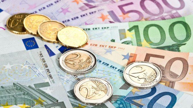  Autors: theFOUR Vāc parakstus par minimālās algas celšanu līdz 1000 eiro!