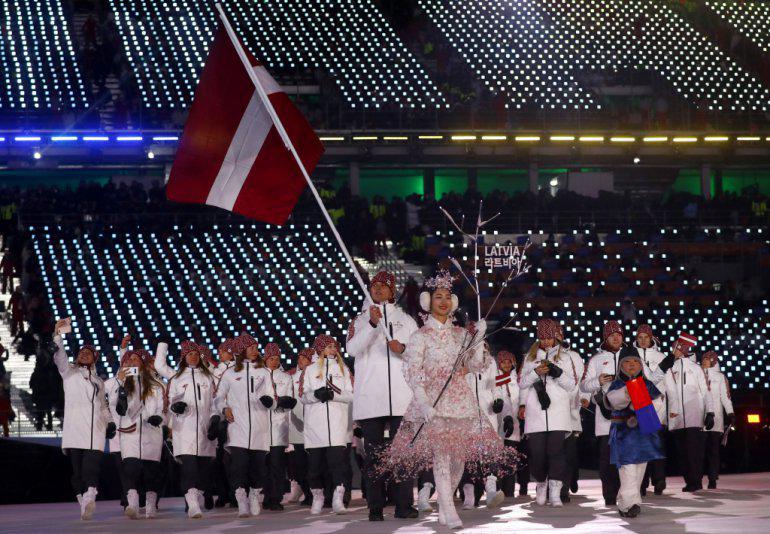 Latvijas karogs tiek ienests... Autors: 100 A 22 spēcīgākie foto no 2018. gada olimpiādes!