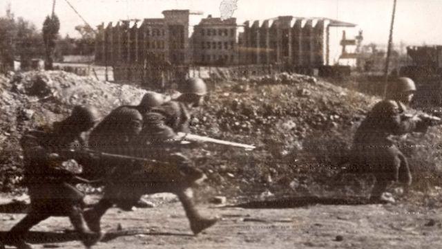 Kaujas pilsētas ielās Autors: Lestets Kara šausmas: kauja par Staļiningradu 1942-1943. g.