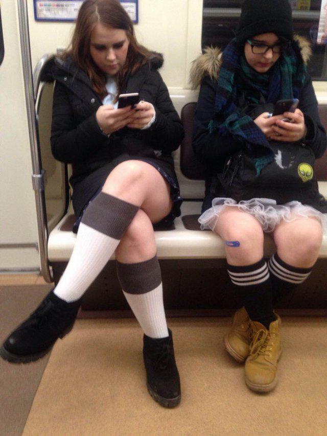 Jo garākas zeķes un īsāki... Autors: Latvian Revenger Krievijas metro - visstilīgākie cilvēki mīt šeit!