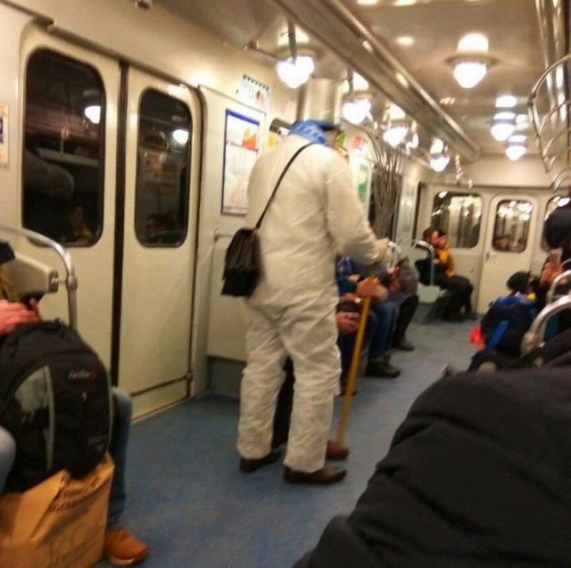 nez vai viņam zem tās... Autors: Latvian Revenger Krievijas metro - visstilīgākie cilvēki mīt šeit!