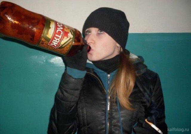 Lūk vel viena alkohola... Autors: Latvian Revenger Nekur nav tik labi kā Krievijas namu kāpņutelpās (poģīšos)