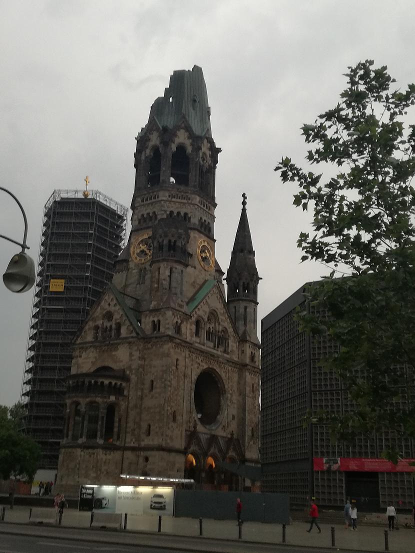 Šī ir interesanta baznīca... Autors: ĶerCiet Berlīne #1