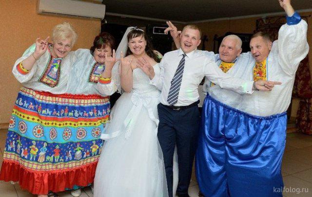 Jaunā pāra vecāki mēdz... Autors: Latvian Revenger Tu neesi bijis kāzās, ja neesi bijis krievu kāzās!