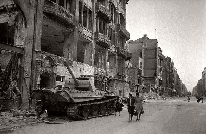  Autors: Lestets Kauja par Berlīni: pēckara apokaliptiskās bildes (1945. g.)