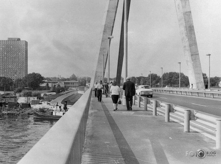 Bet šeit redzams ka tas jau ir... Autors: ĶerCiet Bildes no Vanšu tilta celtniecības 1977/81. gadā