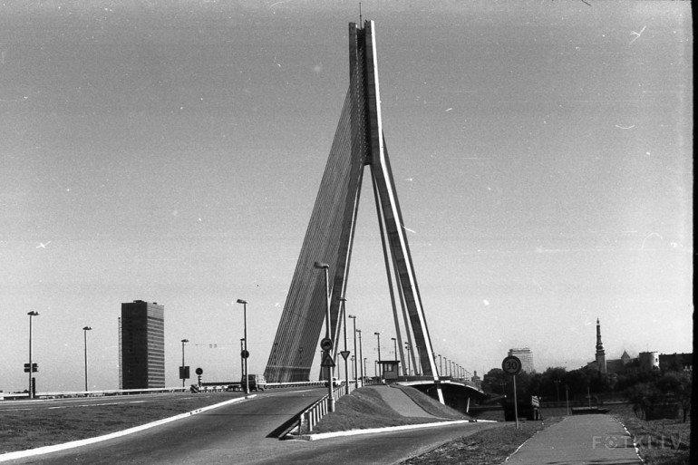 1984 gads Autors: ĶerCiet Bildes no Vanšu tilta celtniecības 1977/81. gadā
