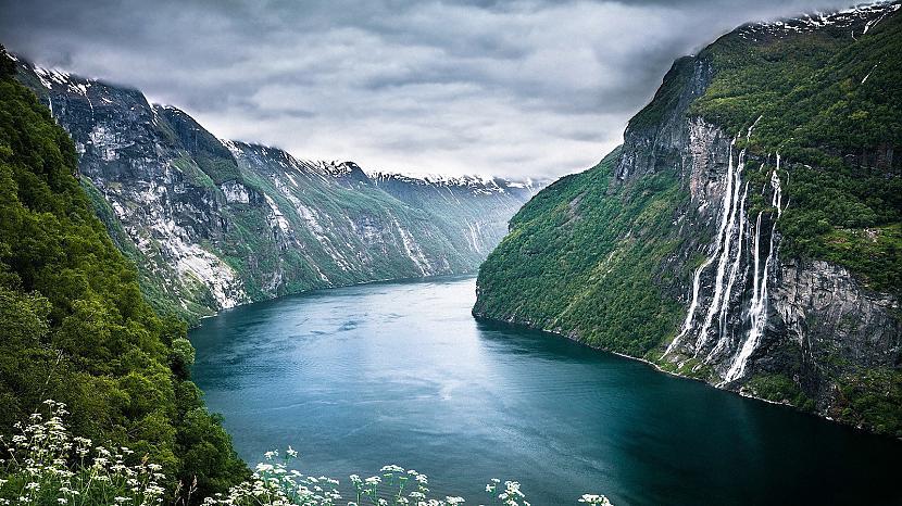 Geirangernbspfjords Norvēģija Autors: matilde 24 pasakainas vietas, kuras ir vērts apmeklēt arī mūsdienās