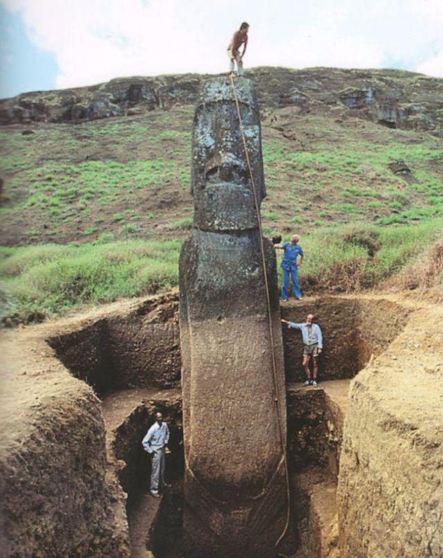 Lieldienu sala mūsdienās... Autors: Lestets Lieldienu salas statujām ir arī ķermeņi!