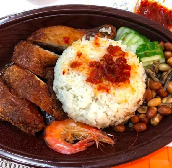 Malaizijā  tradicionālā rīsu... Autors: Ļurbaks 20 lietas, ko var nopirkt dažādās pasaules valstīs tikai par vienu eiro