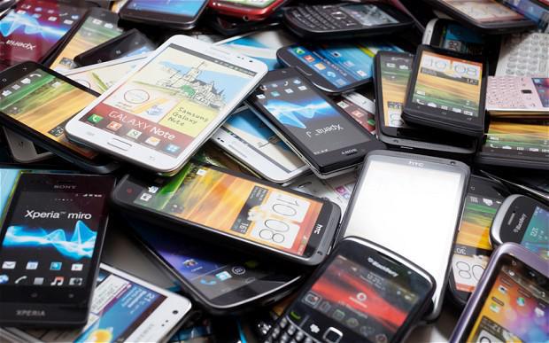 Telefoni ir ļoti kaitīgi tev Autors: Fosilija Kā mobilie telefoni ietekmē cilvēku. Trīs fakti.