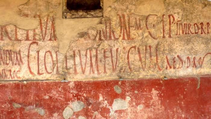 Grafiti un zīmējumPilsētas... Autors: ĶerCiet 8 interesanti fakti par seno pilsētu Pompeju