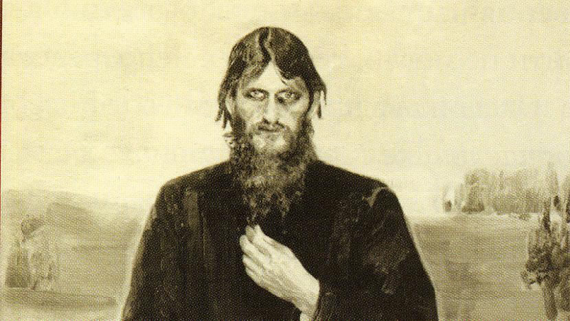 1903gada decembrī no vilciena... Autors: Testu vecis Rasputins - dzērājs un izvirtulis, kura dēļ sākās Krievijas Impērijas noriets