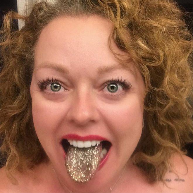  Autors: Fosilija Licking Glitter Is A New Trend.