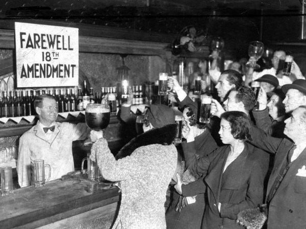 Tosts par alkohola aizlieguma... Autors: ĶerCiet 25 vēsturiski foto, kurus tu vēl nebūsi redzējis