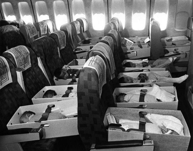 Zīdaiņu lidmašīnaMasu... Autors: ĶerCiet 25 vēsturiski foto, kurus tu vēl nebūsi redzējis