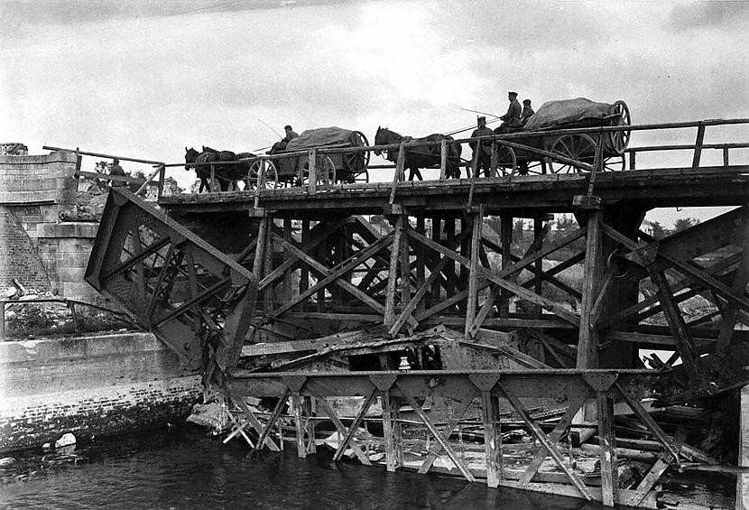 Koka tiltstiklīdz metāla tilts... Autors: Altenzo Ieroči un tehnoloģijas karā
