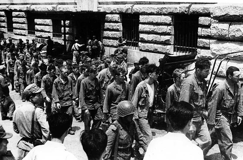 Kar gūstekņiko noķēruscaroni... Autors: Altenzo Korejas karš bildēs