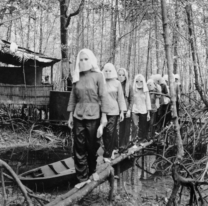 Maskējuscaronās sieviescaronu... Autors: Lestets Vjetnamas karš: nepārveidotas bildes no kaujas lauka