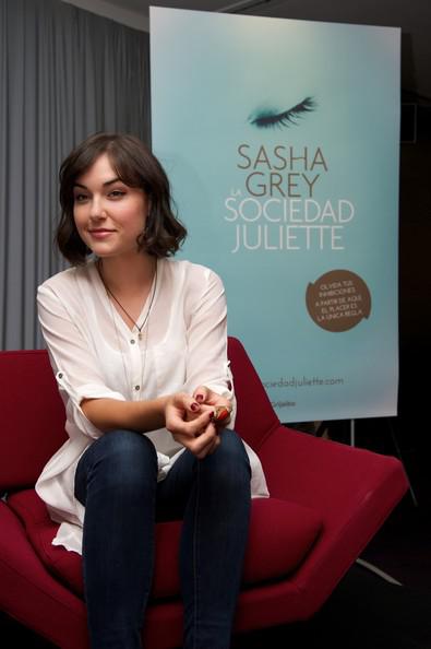 5 Pēc aiziescaronanas pensijā... Autors: Artefakts 10 fakti par... Sasha Grey