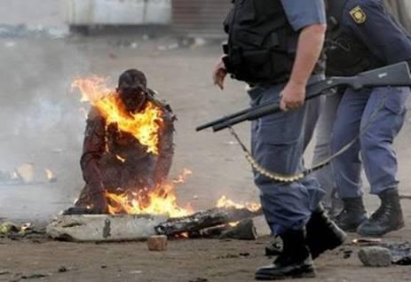 Degošais vīrs Burning Man... Autors: Zigzig Ksenofobiskie uzbrukumi Dienvidāfrikā