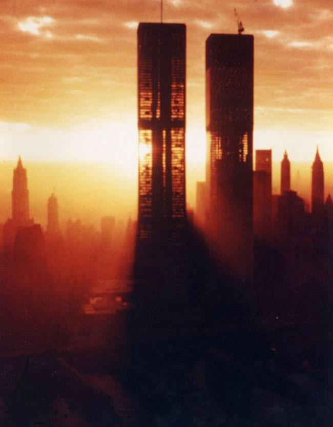 Saullēkts ar torņiem pirms to... Autors: Lestets Atskats pagātnē: Pasaules tirdzniecības centra ēku būvniecība