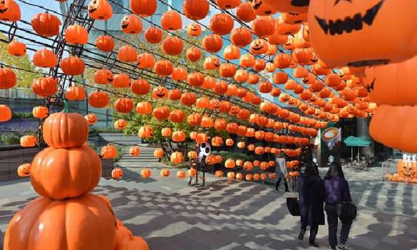 Ķīnā saglabājuscaronās arī... Autors: GargantijA Helovīns – apkārt pasaulei