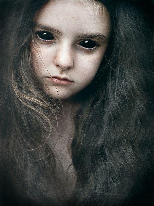  Autors: Gufija Meitene ar melnām acīm (Spoku stāsts - Helovīna noskaņā)