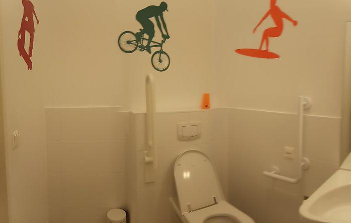 Super Scaronajā tualetē es... Autors: Latvian Revenger Kad dizains izplānots šķībi