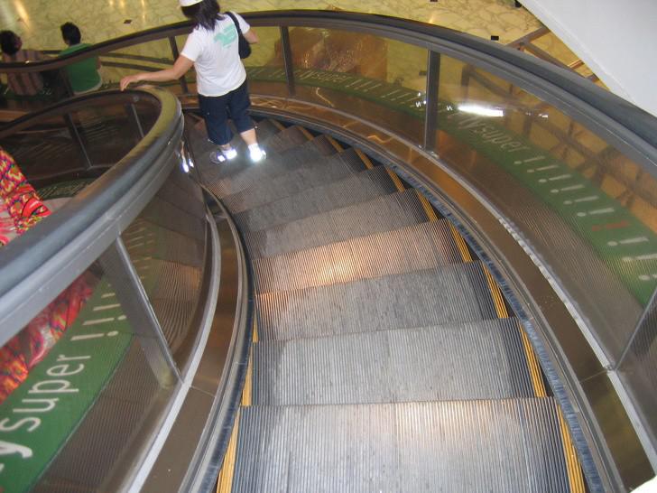 Birstītes eskalatoru kāpņu... Autors: matilde 14 ikdienišķi priekšmeti, kuriem ir kāds apslēpts triks