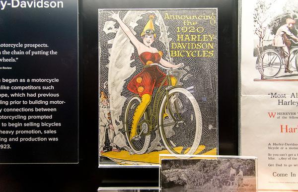  Autors: Fosilija Harley-Davidson muzejs