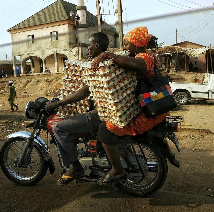 Ceļu satiksmes noteikumi... Autors: The Diāna Pieredzes stāsts: Kā tas īsti ir - pārcelties uz dzīvi Nigērijā?