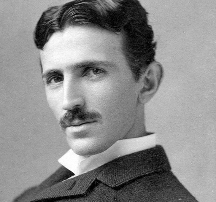 Nikola Tesla bez scaronaubām... Autors: Lestets 22 vēsturiskas personības, kas būtu absolūtas sociālo tīklu zvaigznes