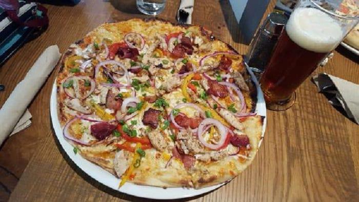 California Pizza Kitchen... Autors: Latvian Revenger 55 ātro ēstuvju ēdieni, kurus tev noteikti nevajadzētu iekļaut savā ēdienkartē