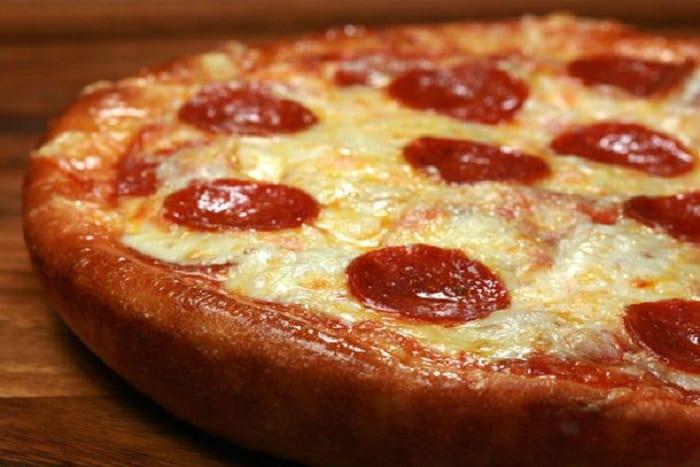 Pizza Hut Deep Dish PizzaPicu... Autors: Latvian Revenger 55 ātro ēstuvju ēdieni, kurus tev noteikti nevajadzētu iekļaut savā ēdienkartē