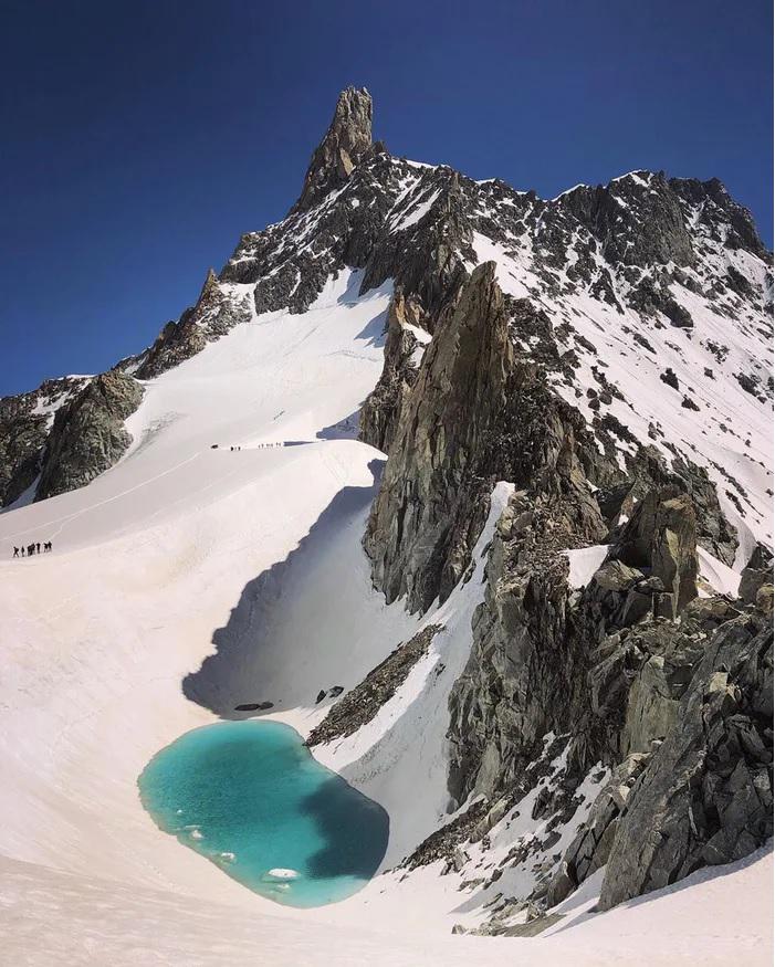 nbspB Mestre... Autors: Lestets Globālā sasilšana? Alpos 3400 m augstumā ir izveidojies ezers