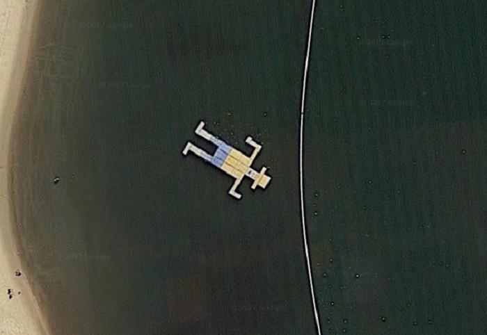 Mājoscaronais cilvēks ir... Autors: Lestets Dīvaini atradumi Google kartēs, kas izraisa virkni jautājumu
