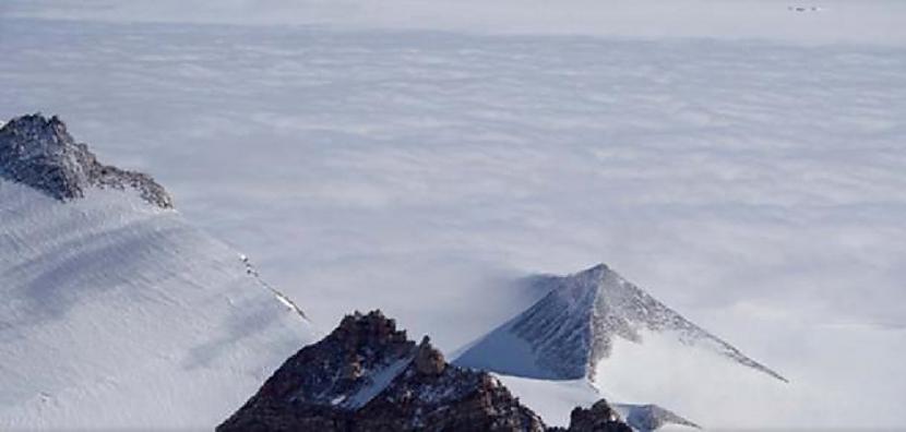 nbspPiramīdveida kalni nav... Autors: Lestets Antarktīdas piramīdu sazvērestība: Vai tie ir tikai kalni?