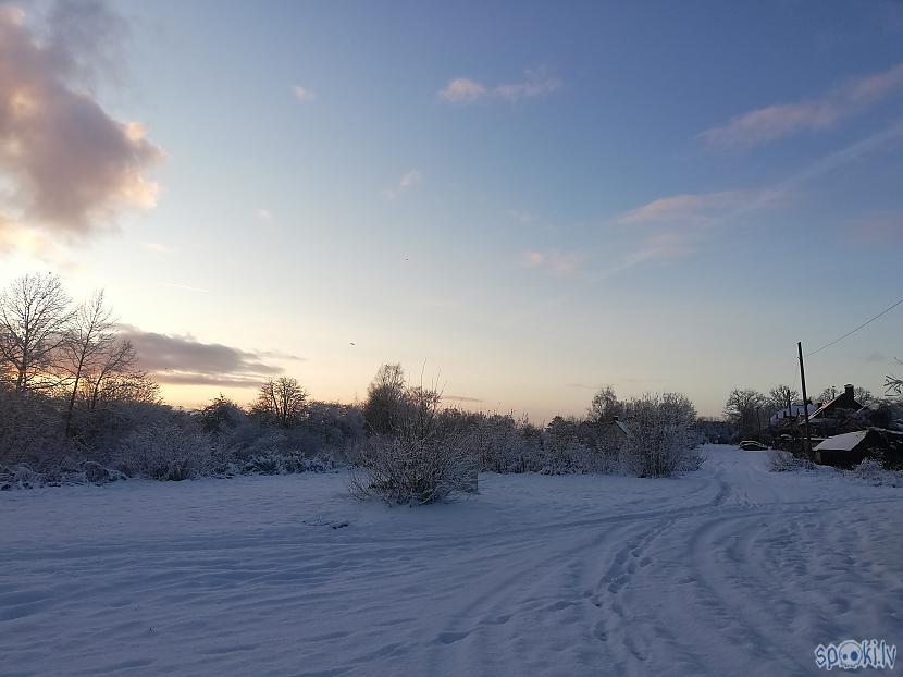  Autors: Latvian Revenger Apkārt tik balts, uzsniga sniegs