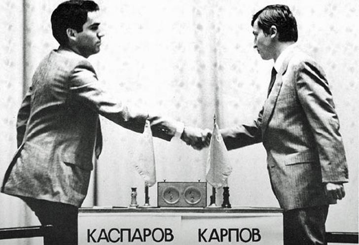 nbspGarijs Kasparovs pret... Autors: Lestets 15 intensīvas vēsturiskās fotogrāfijas, kas lika pasaulei aizturēt elpu