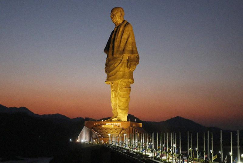 Statuja pirmajam Indijas... Autors: matilde 7 milzīgas statujas dažādās pasaules vietās